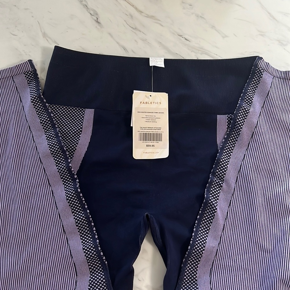 XL fabletics leggings